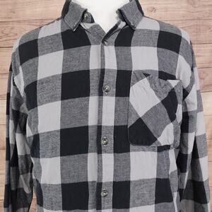 Magellan Outdoors Shirt Mens XL Black Gray Plaid Flannel Long Sleeve Classic Fit